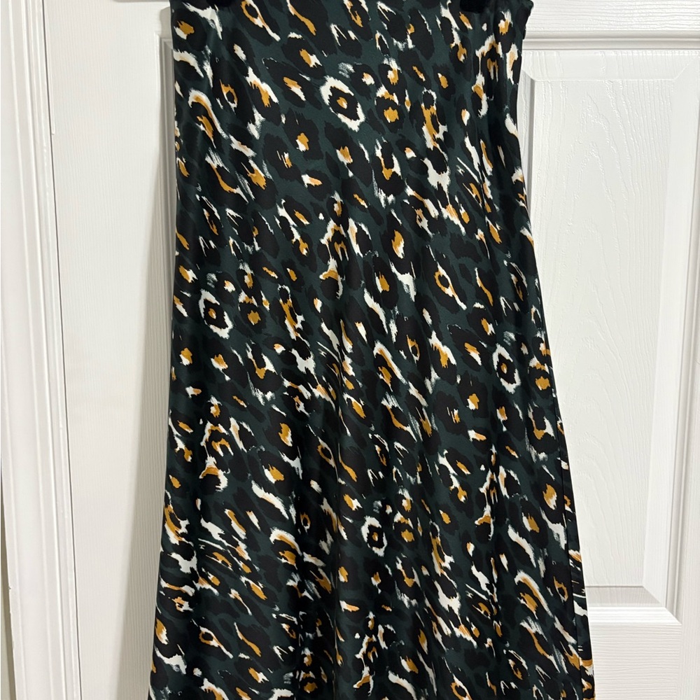 Express Black and White A-Line Midi Skirt for Work